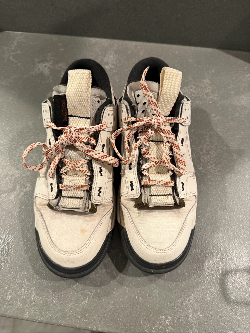 Men's Nike Dunks Sneakers in Beige and Black